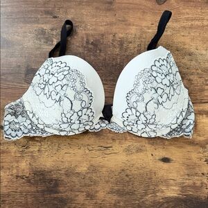 Victoria's Secret Floral Lace Bra - Black and Cream